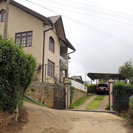 Perera Homestay Nuwara Eliya Exterior foto